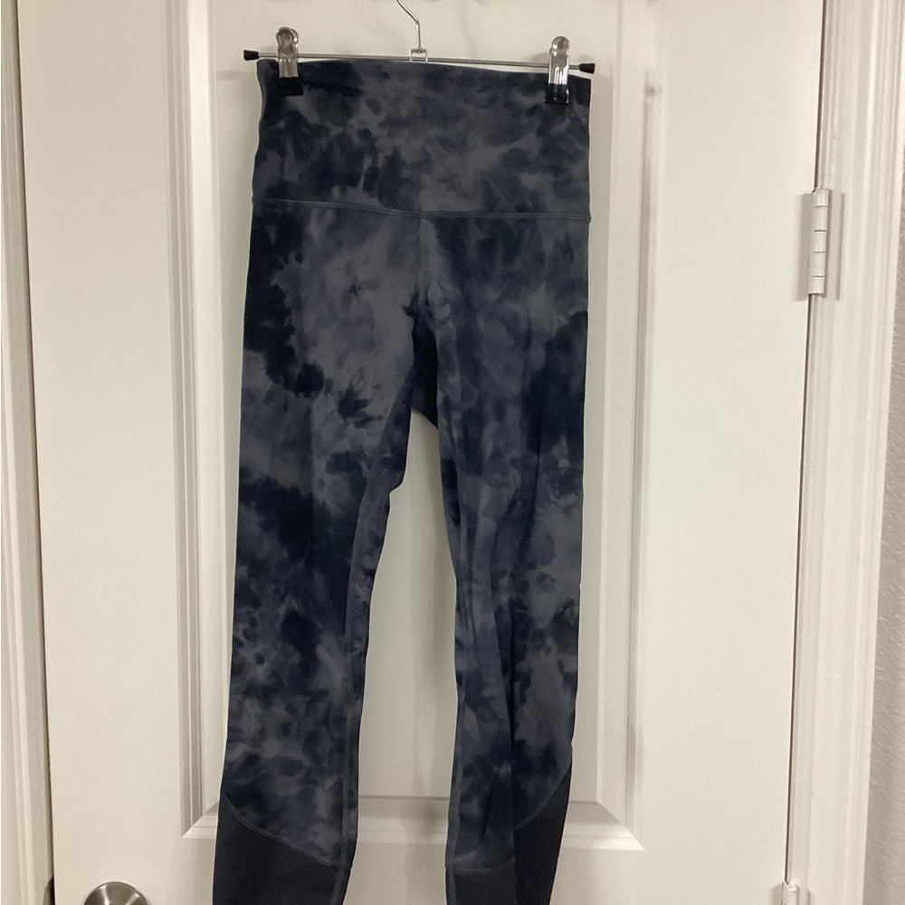 Lululemon Athletica Black Tie-Dye Scalloped Leggings